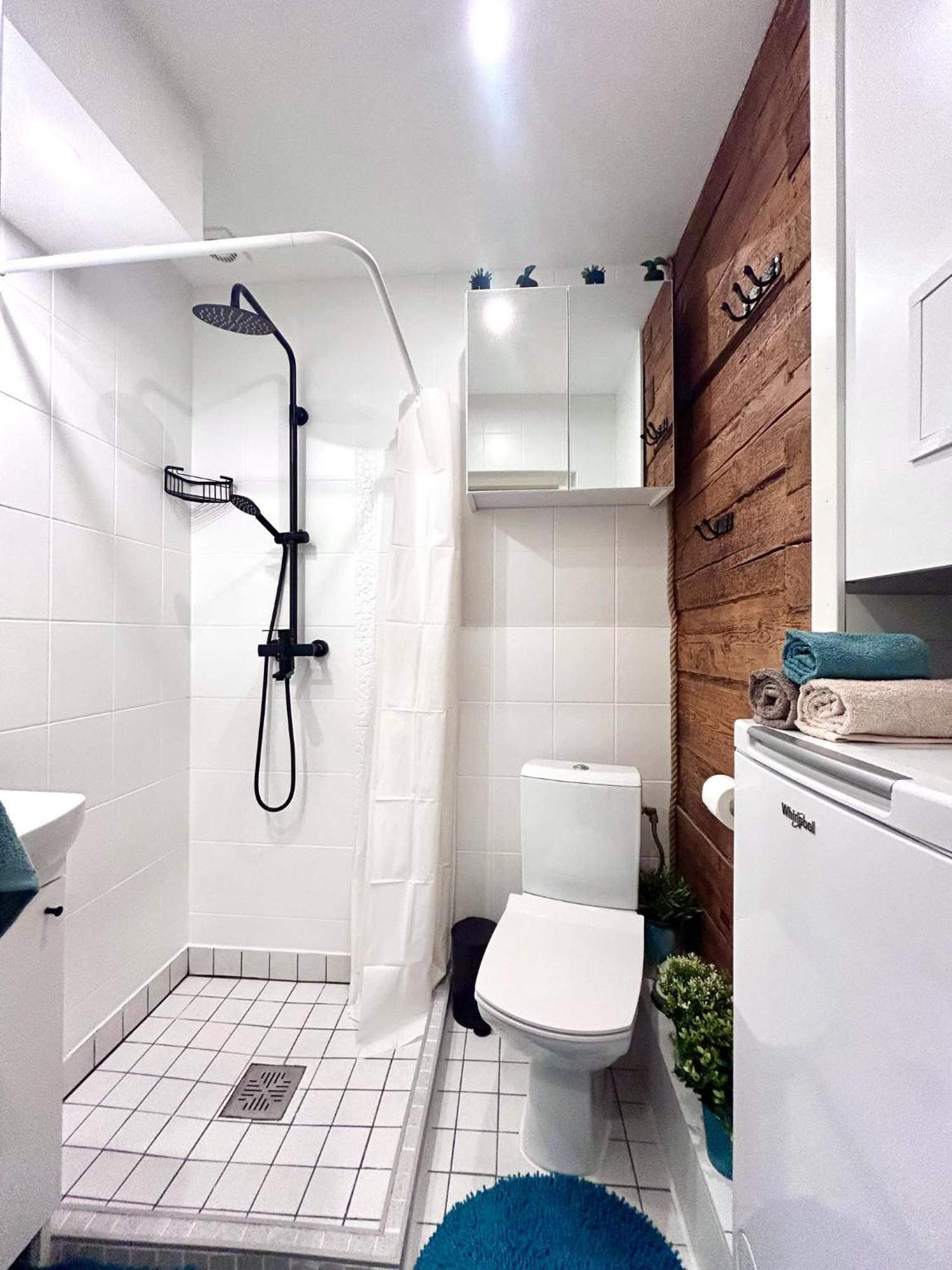 Huoneisto Stella's Kappeli - Near Bus Station And Airport - Near Bus Tram Stops - Free Parking, Wifi And Netflix - New Renovation