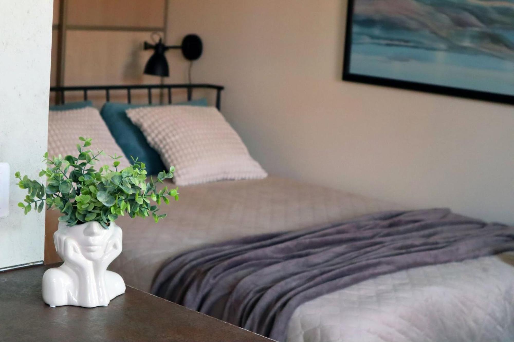 Huoneisto Stella's Kappeli - Near Bus Station And Airport - Near Bus Tram Stops - Free Parking, Wifi And Netflix - New Renovation